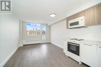 1500 Bathurst St in Toronto, ON - Building Photo - Building Photo