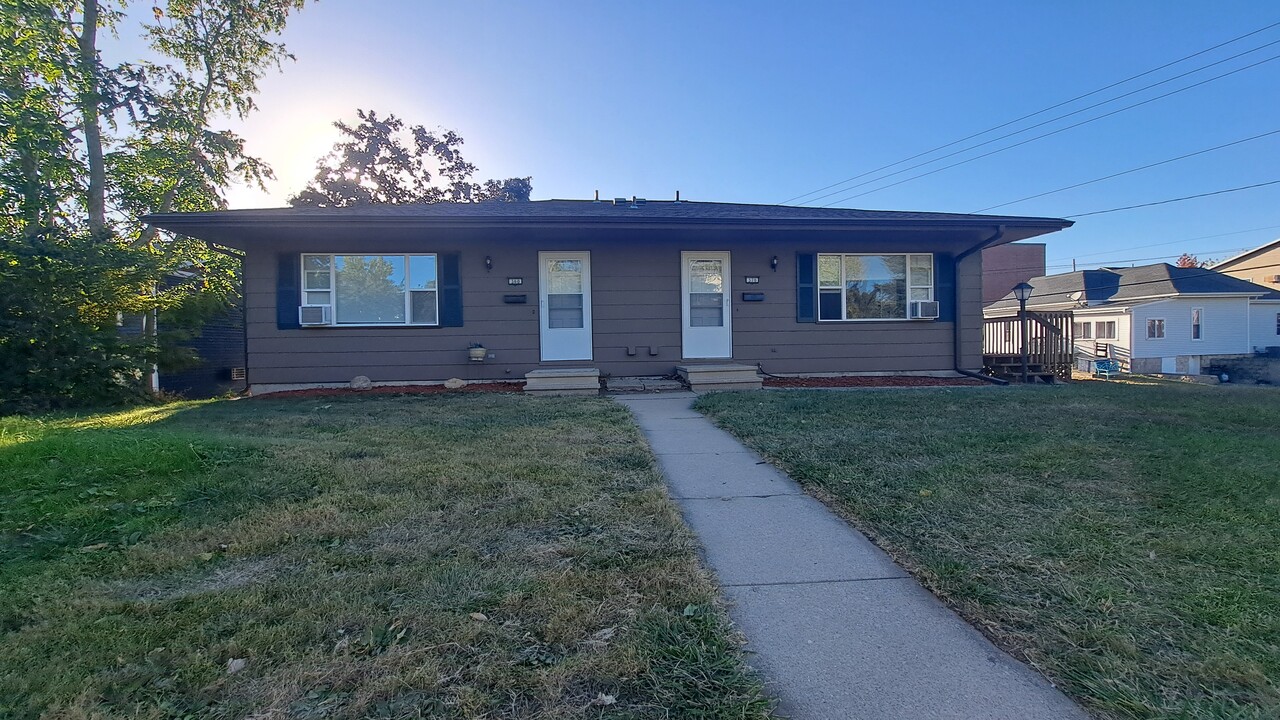 360 15th St, Unit South Unit 360 in Marion, IA - Building Photo