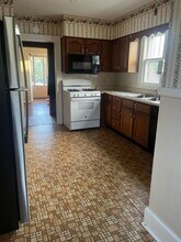 210 Hunter St in Glenville, WV - Building Photo - Building Photo