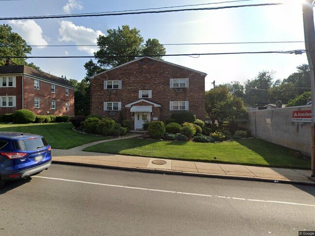 26 E Springfield Rd, Unit 2L