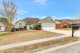 110 York Ln in Fayetteville, GA - Building Photo