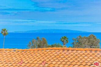 28240 Rey De Copas Ln in Malibu, CA - Building Photo - Building Photo