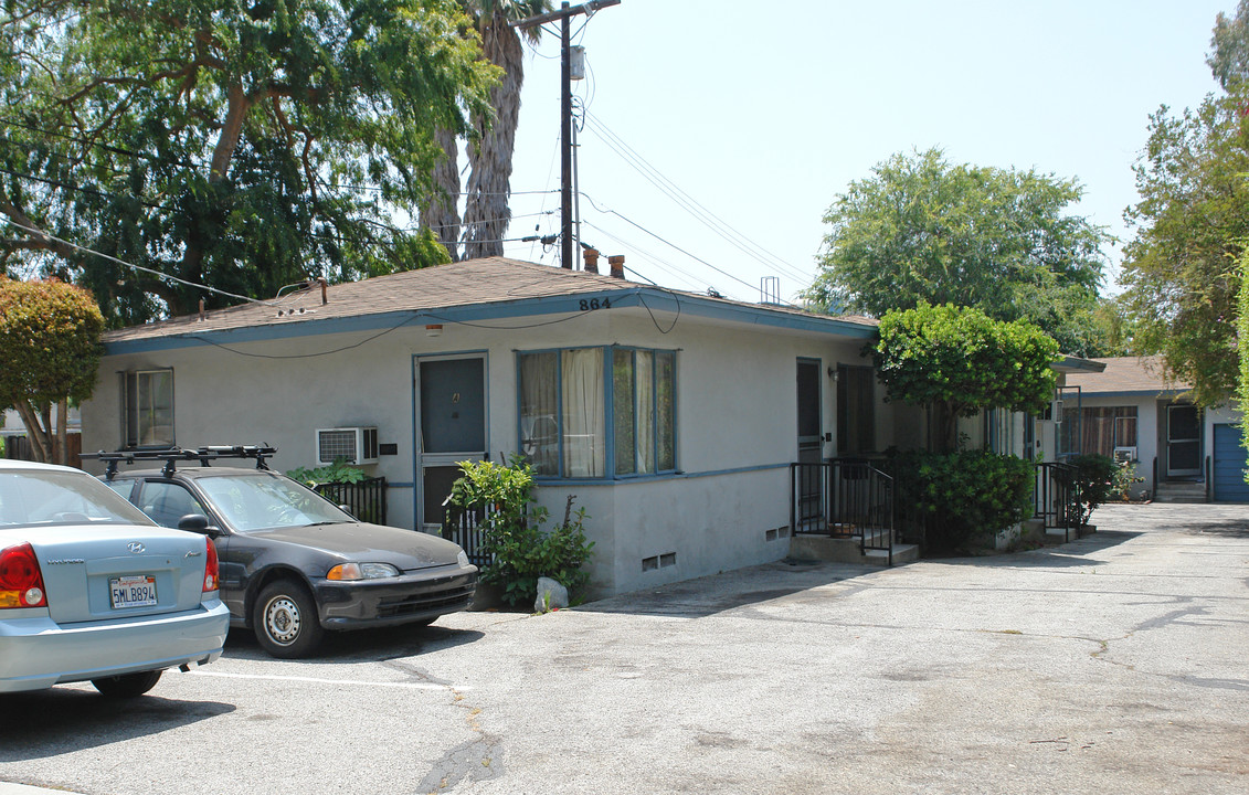 864 E Elizabeth St in Pasadena, CA - Building Photo