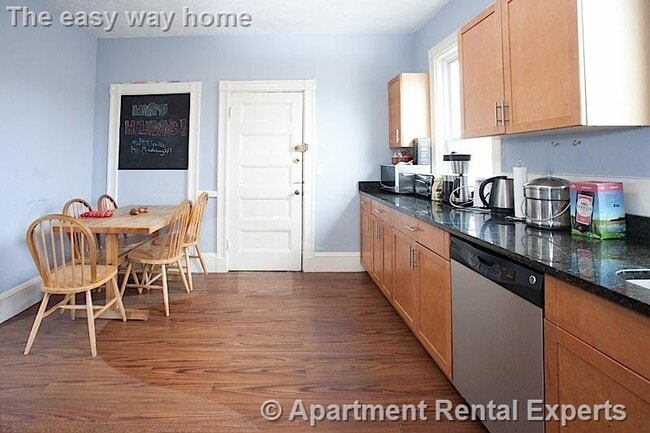 3 Kinnaird St, Unit #3 in Cambridge, MA - Foto de edificio - Building Photo