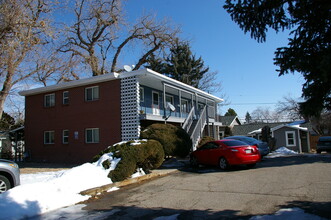 1020 Balsam St in Lakewood, CO - Foto de edificio - Building Photo