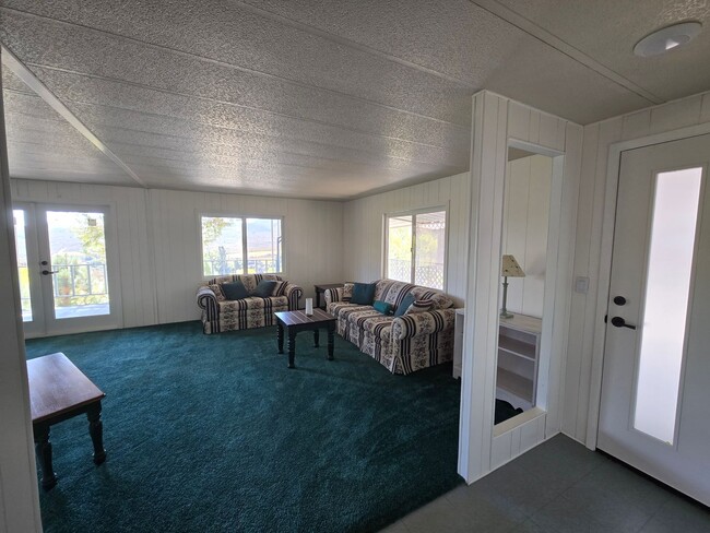 35109 CA-79 in Warner Springs, CA - Foto de edificio - Building Photo