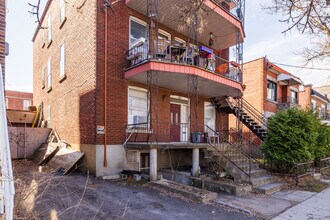 2388-2396 Saint-Zotique St E in Montréal, QC - Building Photo - Building Photo