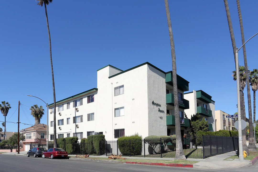 Mariposa Towers in Los Angeles, CA - Building Photo