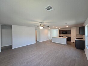 608 Yupon St in Baytown, TX - Building Photo - Building Photo