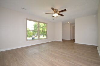 9205 Foxtail Ct in Crestwood, KY - Building Photo - Building Photo