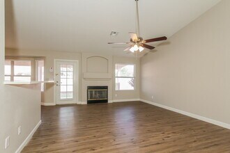 824 E Rose Marie Ln in Phoenix, AZ - Building Photo - Building Photo