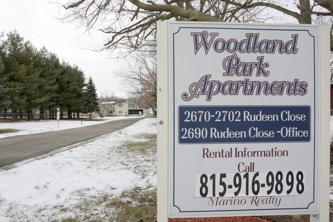 Woodland Park Apartments in Rockford, IL - Foto de edificio - Building Photo