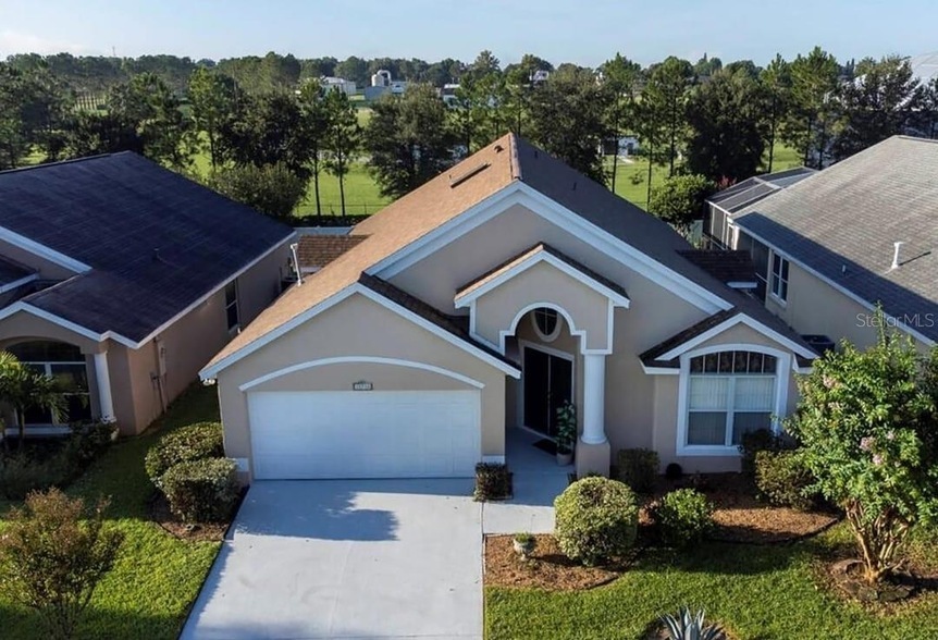 15746 Autumn Glen Ave, Unit 32-327 in Clermont, FL - Building Photo