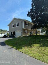 10 Tower Heights in Albany, NY - Building Photo - Building Photo