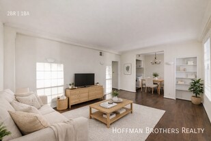 5640 Franklin Ave, Unit 308 in Los Angeles, CA - Building Photo