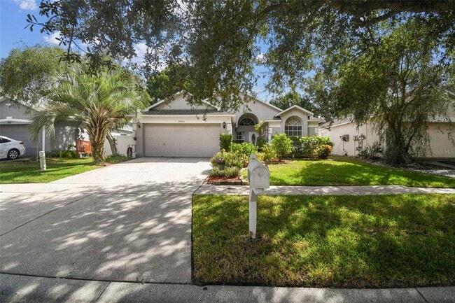 3843 Bellewater Blvd in Riverview, FL - Foto de edificio - Building Photo
