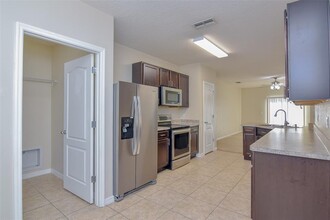 1080 Brenton Manor Dr in Winter Haven, FL - Building Photo - Building Photo