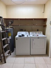 5112 SW 87th Ter in Cooper City, FL - Building Photo - Building Photo