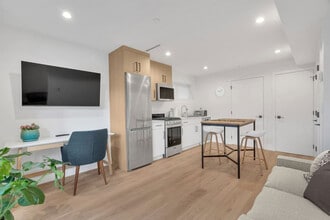 78 W 14th Ave in Vancouver, BC - Building Photo - Building Photo