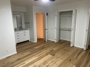 5604 Woodrow Ave in Austin, TX - Building Photo - Building Photo