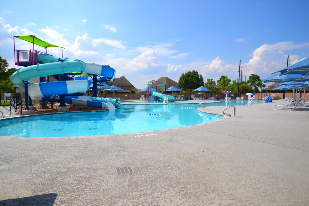 11812 Sea Shadow Bend in Pearland, TX - Building Photo