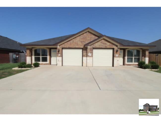 property at 4310 Hunters Pl Dr