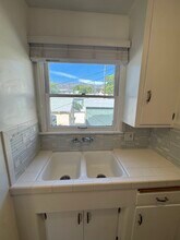 554 E Cypress Ave, Unit B in Burbank, CA - Building Photo - Building Photo
