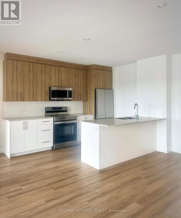 525 New Dundee Rd in Kitchener, ON - Building Photo