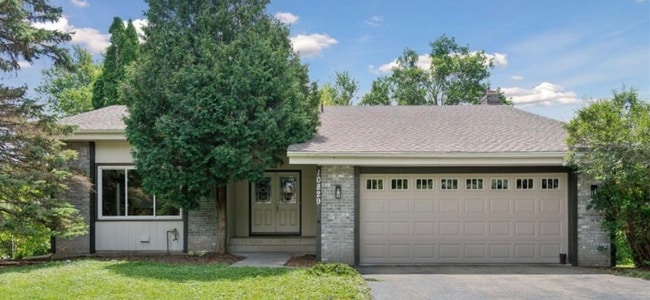 10829 Forestview Cir