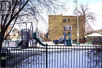 200 Stinson St in Hamilton, ON - Building Photo - Building Photo