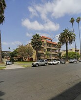 Villa Monterey Apartments