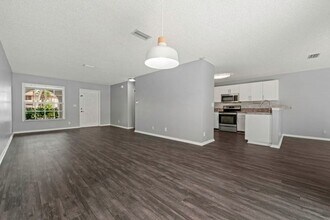 3464 Commodore Ct in West Palm Beach, FL - Building Photo - Building Photo