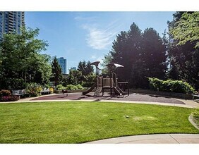 6168 Wilson Ave, Unit Jewel II in Burnaby, BC - Building Photo - Building Photo