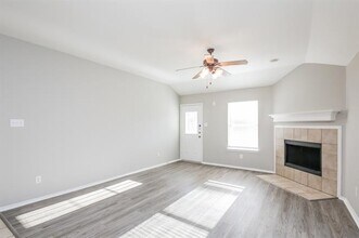 2100 Hayes St in McKinney, TX - Building Photo - Building Photo