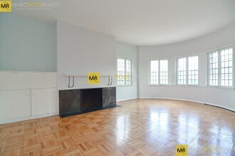 923 Beacon St, Unit 2 in Boston, MA - Building Photo - Building Photo