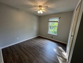 558 Leawood Ave in Toms River, NJ - Building Photo - Building Photo