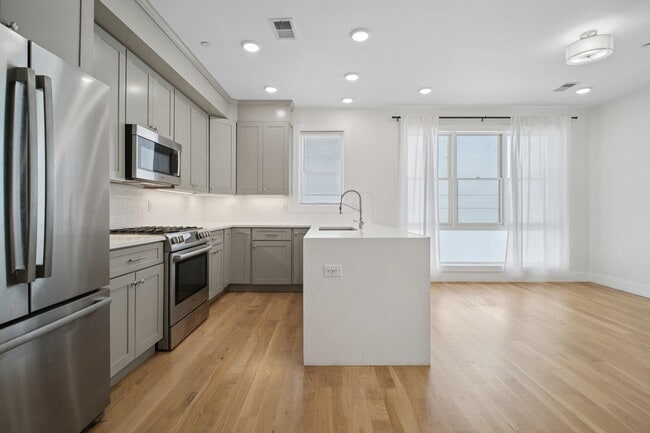 382 7th St in Jersey City, NJ - Building Photo - Building Photo