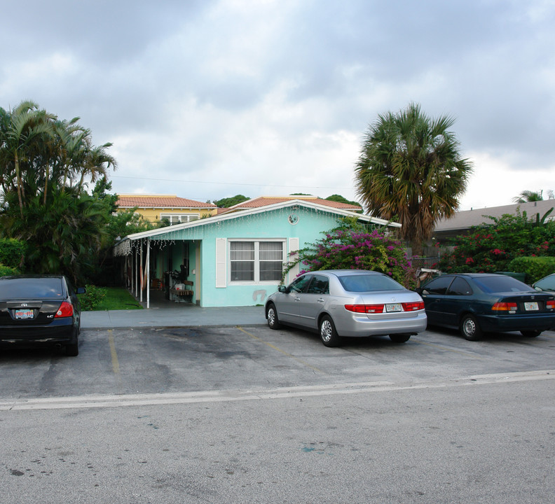 1109 NE 16th Ter in Fort Lauderdale, FL - Building Photo