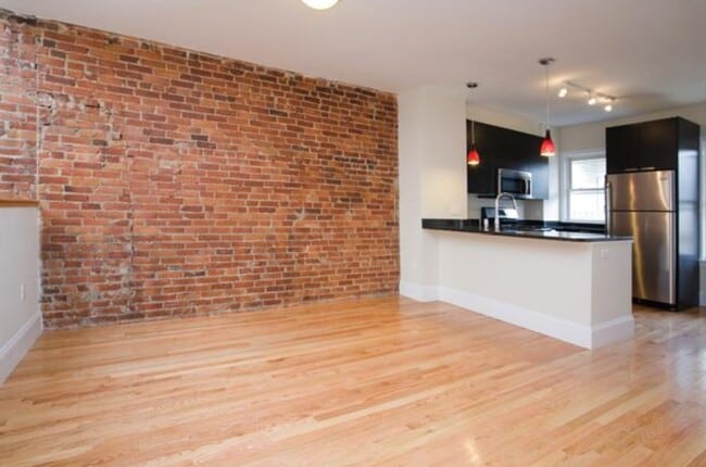 12 Parker Hill Ave, Unit 3 in Boston, MA - Building Photo - Building Photo