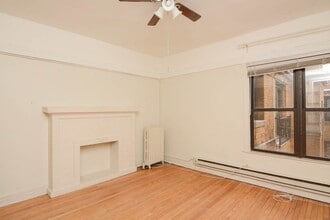 730 W Roscoe St, Unit A05C in Chicago, IL - Foto de edificio - Building Photo