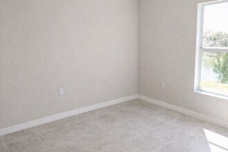 500 NW 20th St in Cape Coral, FL - Building Photo - Building Photo