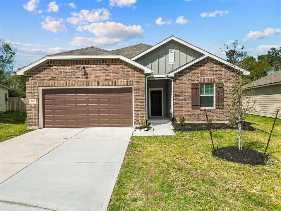3611 Exmouth Ct in Huffman, TX - Building Photo