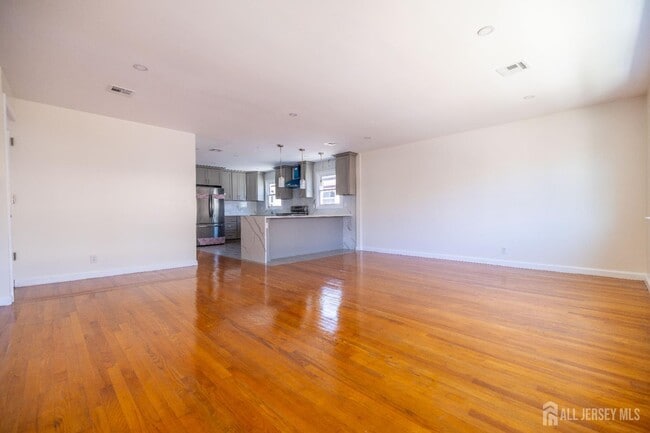 13 Boyd Ave in Jersey City, NJ - Building Photo - Building Photo