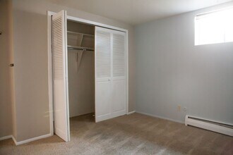 1685 S Kenton Way in Aurora, CO - Foto de edificio - Building Photo