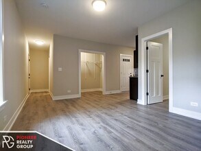 711 W Brompton Ave, Unit 711-#53 in Chicago, IL - Building Photo - Building Photo