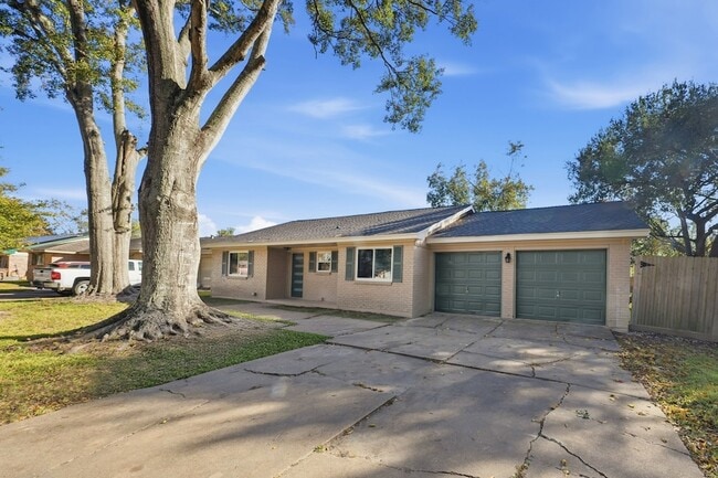 property at 5002 Cedar Creek Dr