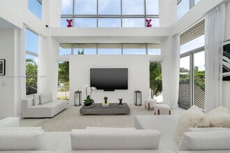 1201 W 47th St in Miami Beach, FL - Building Photo - Building Photo