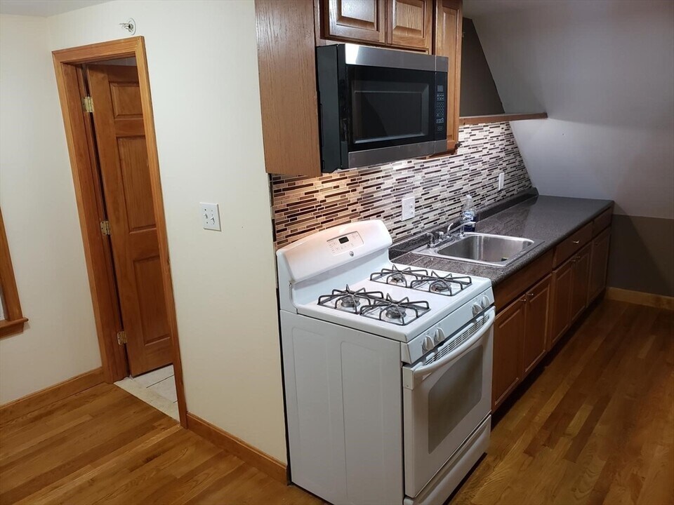 660 Main St in Brockton, MA - Building Photo