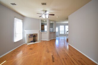 13226 Brantfield Park Ln in Tomball, TX - Foto de edificio - Building Photo