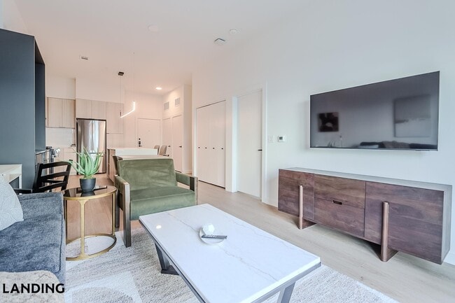 2623 Keene St, Unit 570 in Houston, TX - Foto de edificio - Building Photo